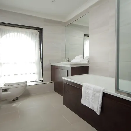 维多利亚豪华酒店 4*