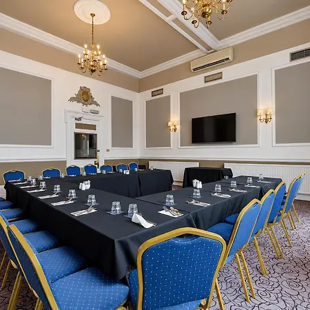 The Victoria Hotel, Bradford By Sunday 4*