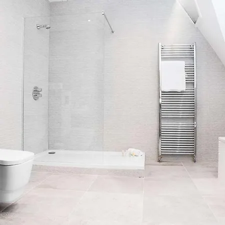 Great Victoria Брадфорд